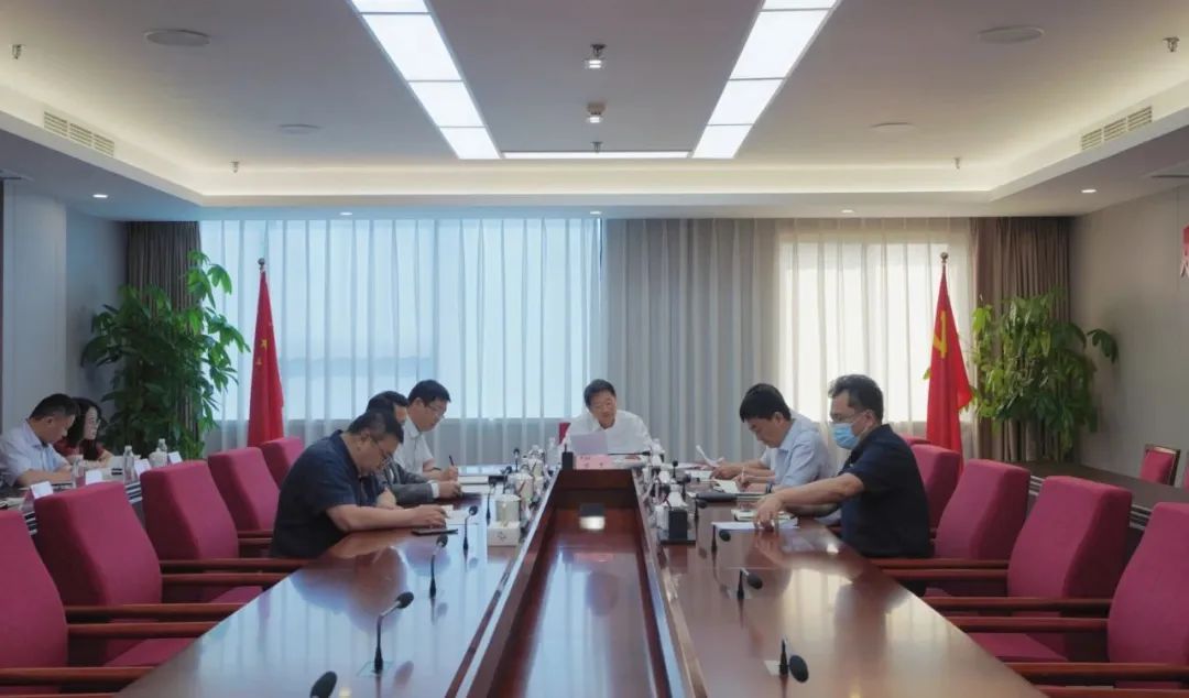 省尊龙凯时集团党委召开学习贯彻习近平新时代中国特色社会主义头脑主题教育专题钻研暨党委理论学习中央组钻研会